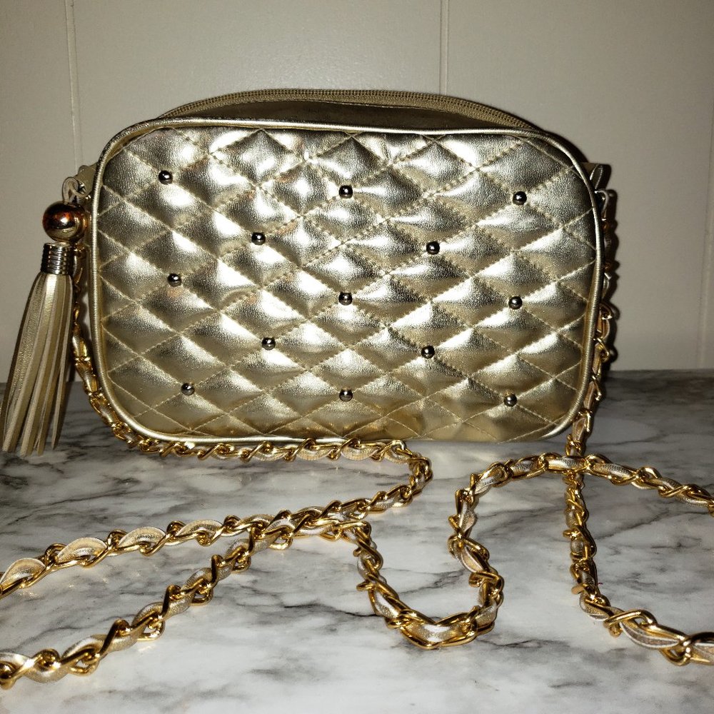 Chateau Crossbody